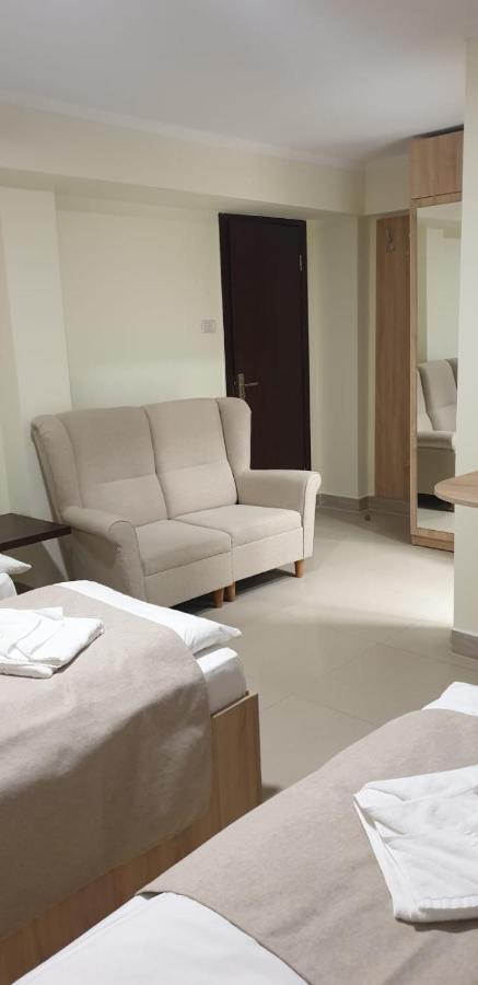 Hotel Top Central Bukarest Kültér fotó