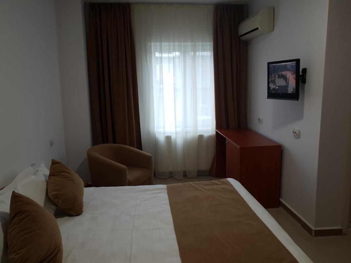 Hotel Top Central Bukarest Kültér fotó