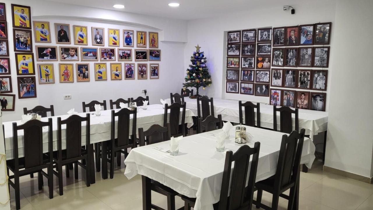 Hotel Top Central Bukarest Kültér fotó