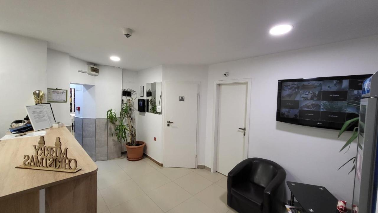 Hotel Top Central Bukarest Kültér fotó