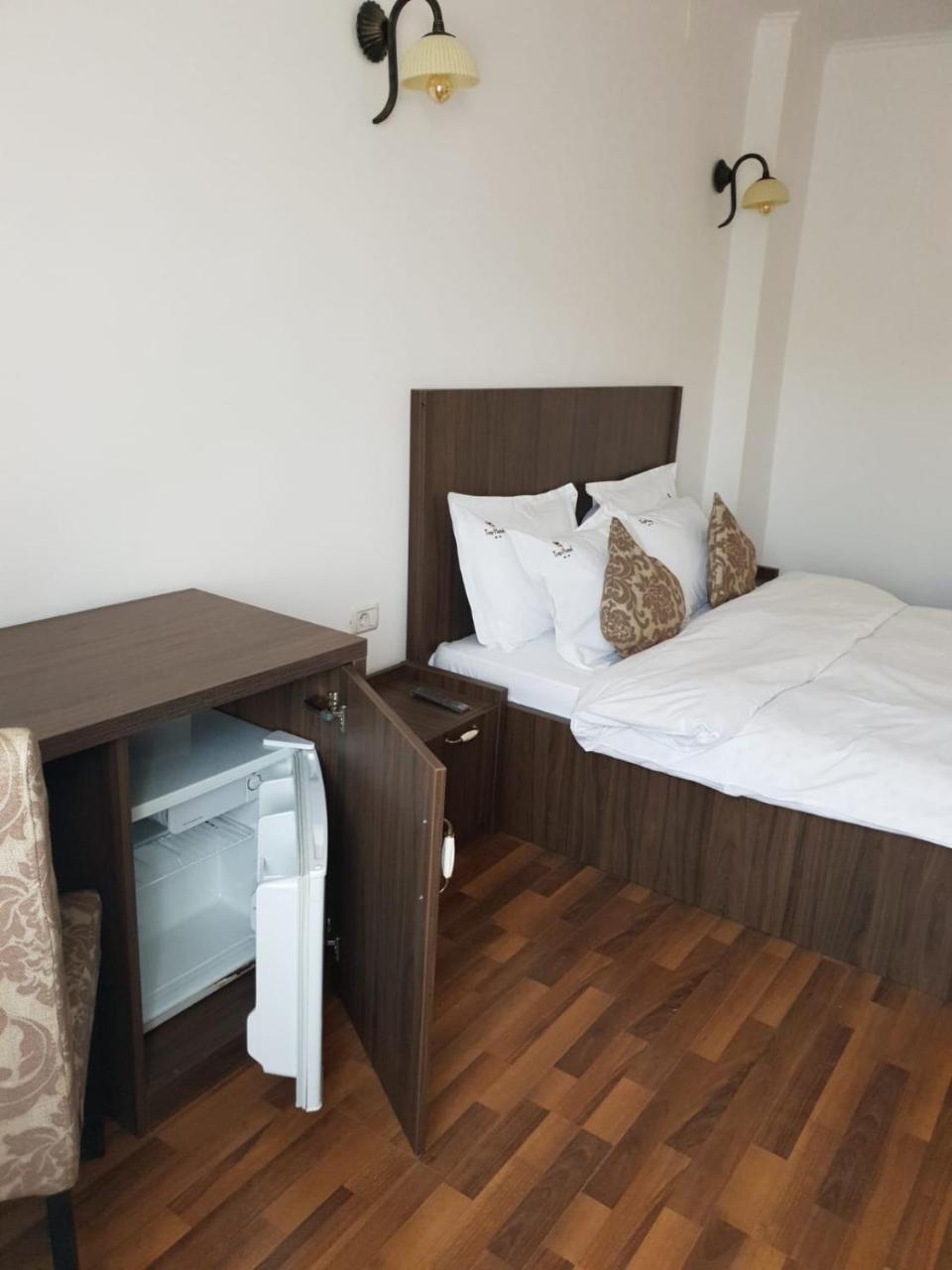 Hotel Top Central Bukarest Kültér fotó