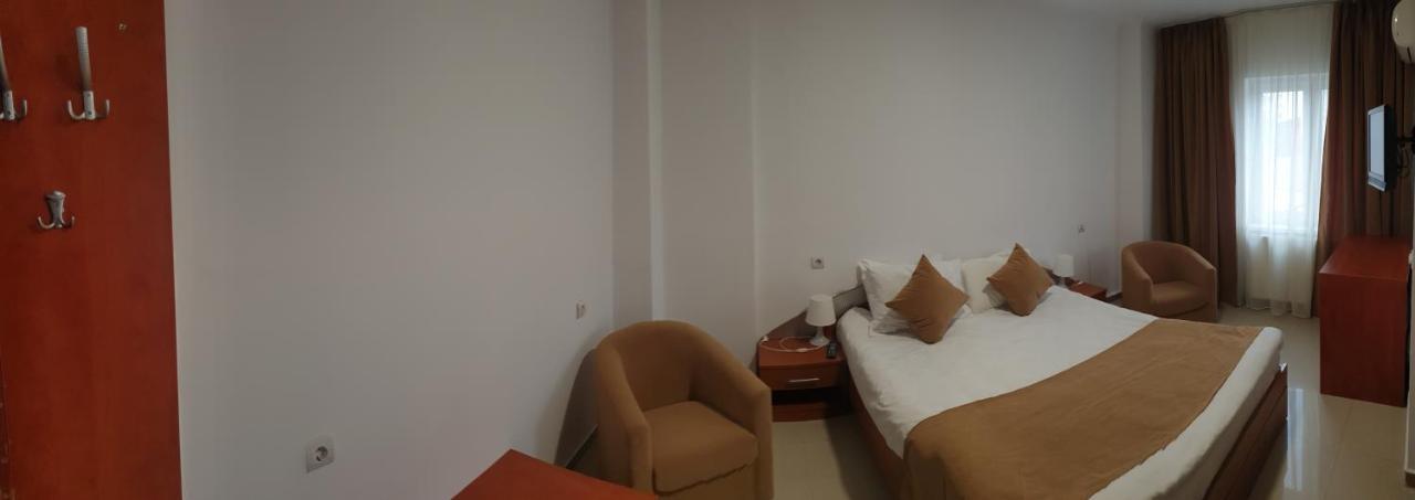 Hotel Top Central Bukarest Kültér fotó