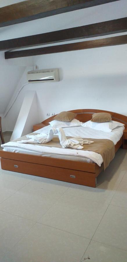 Hotel Top Central Bukarest Kültér fotó