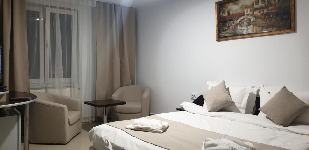 Hotel Top Central Bukarest Kültér fotó