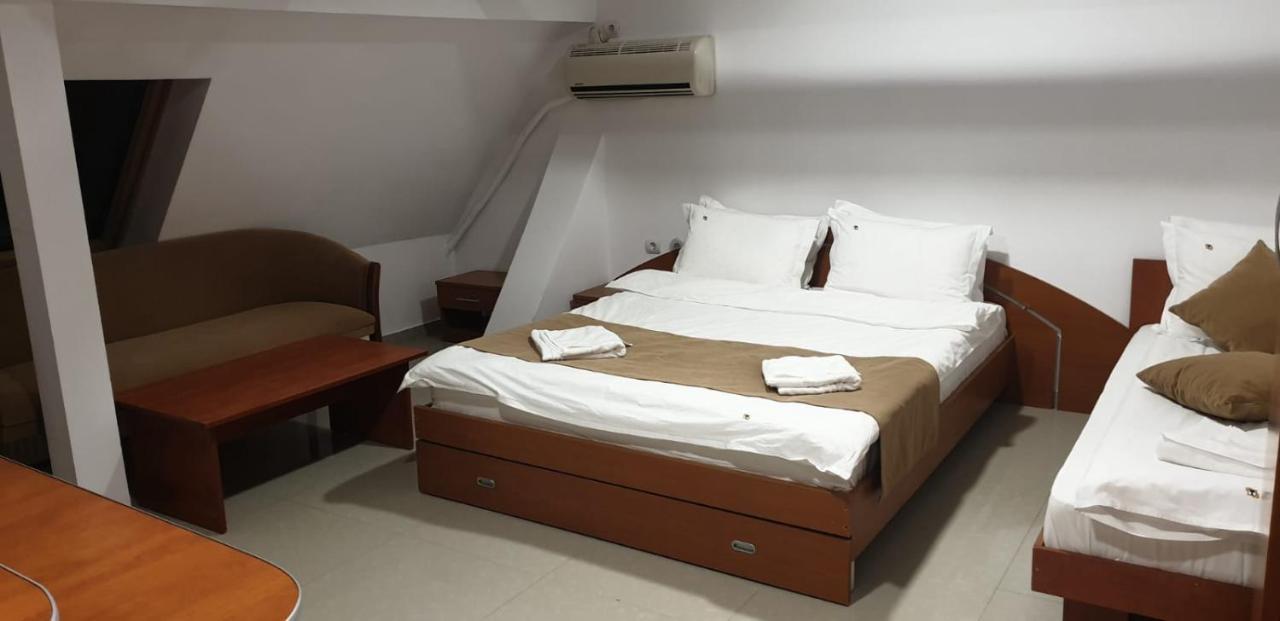 Hotel Top Central Bukarest Kültér fotó